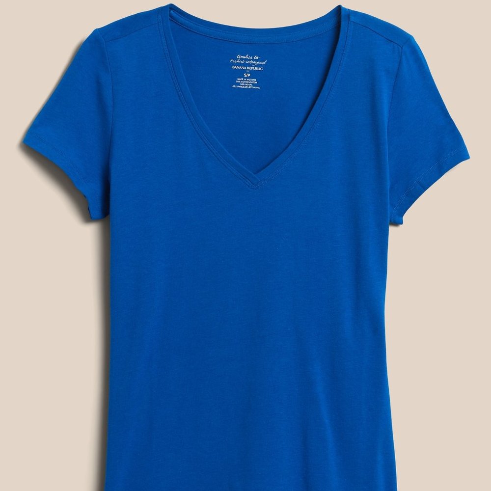 Banana Republic Timeless t-shirt, Stunning Shade of Blue - Picture 2 of 6